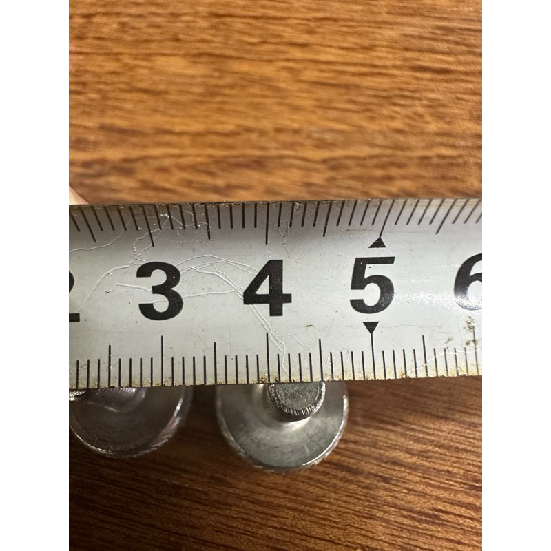 Ốc inox gắn  pat câu đài ren5ly dài 22.6mm