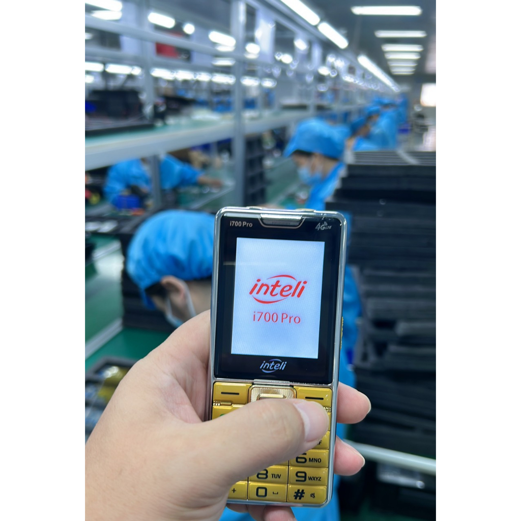 Điện thoại bàn phím i700 pro loa to,sóng khỏe,bh 12t