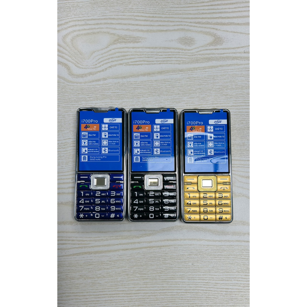 Điện thoại bàn phím i700 pro loa to,sóng khỏe,bh 12t