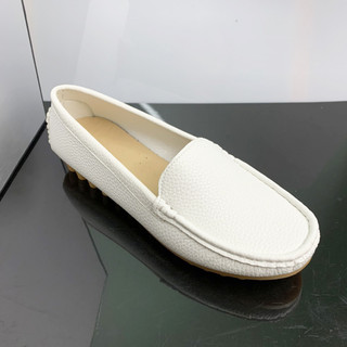 Giày lười nữ màu trắng da mềm êm chân