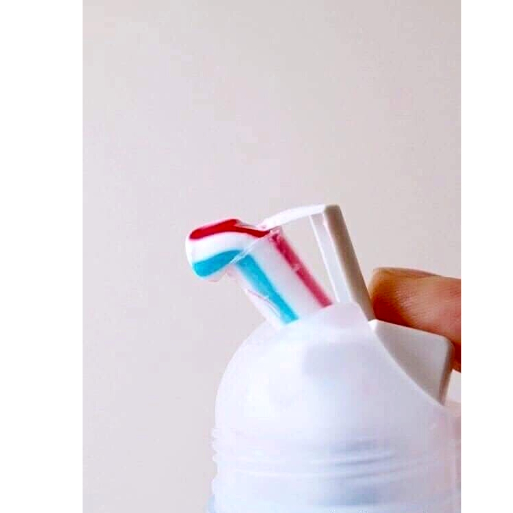 Kem đánh răng Aquafresh ống 100ml Hàng Anh