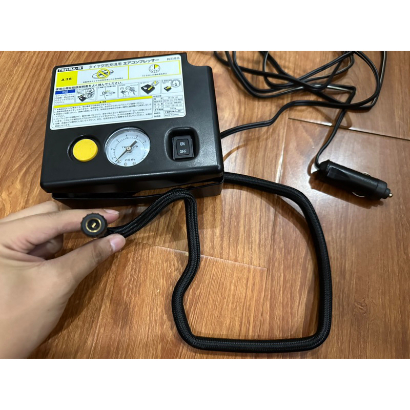 Bơm lốp ô tô hàng bãi Nhật Bản