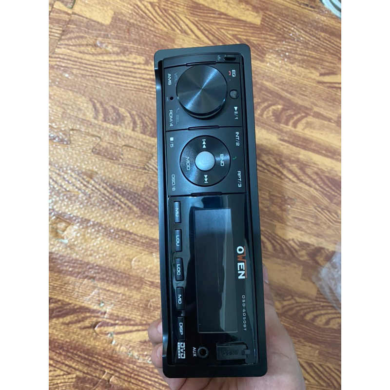 Đầu dvd nghe nhạc ô tô kích thước 1din , đầu có bluetooth , đủ remote và khiển