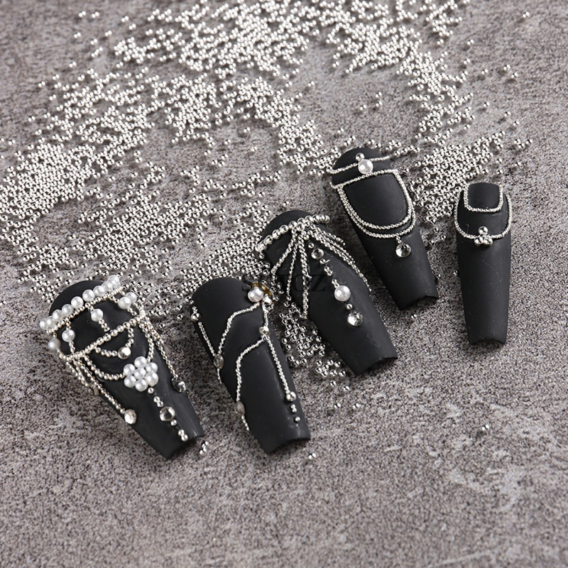 Bi Kim Loại Trang Trí Móng