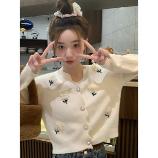 Áo khoác len tay dài thêu hoa vintage cài cúc cổ viền lượn sóng