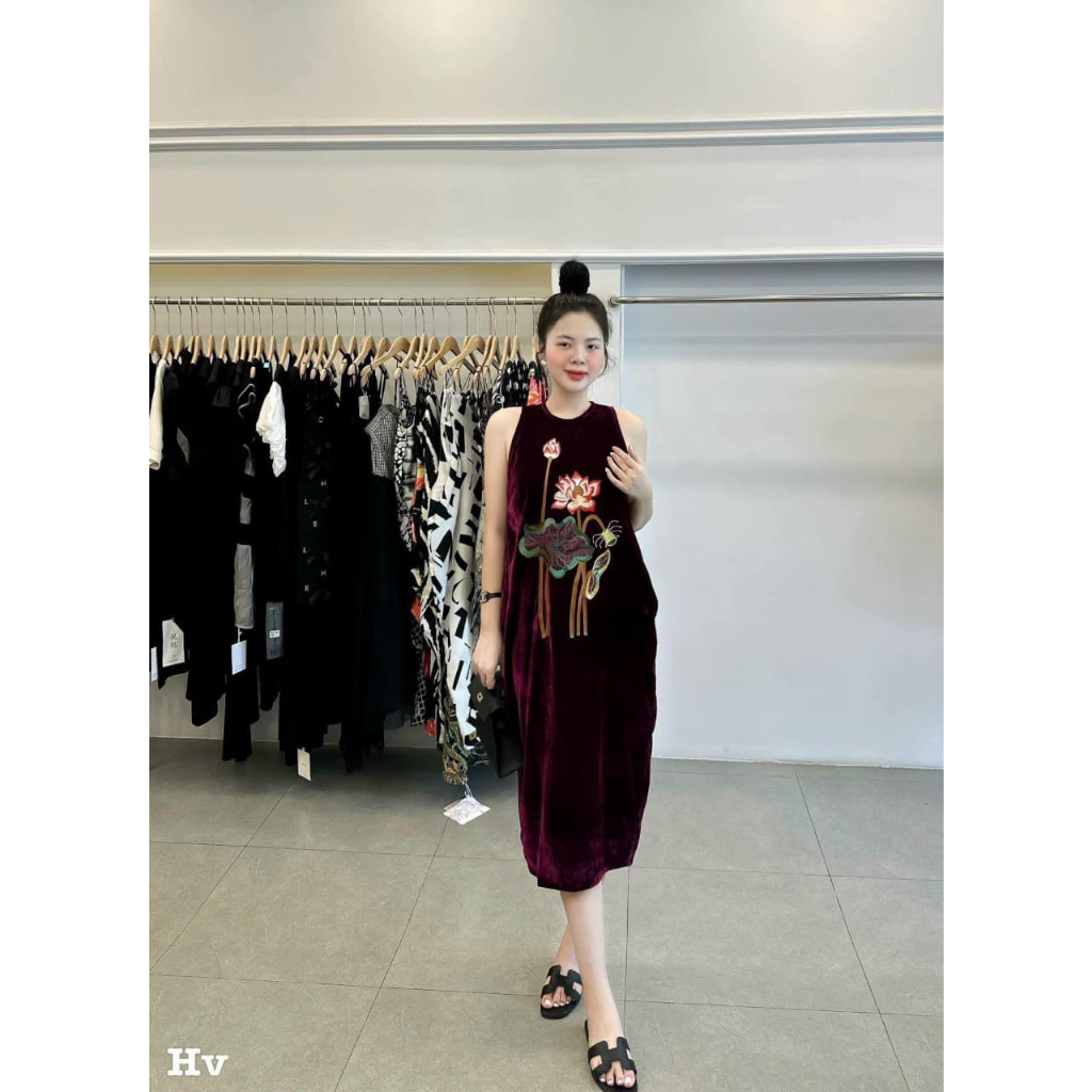 Váy nhung sát nách suông thêu hoa sen 2 màu (kèm ảnh thật)