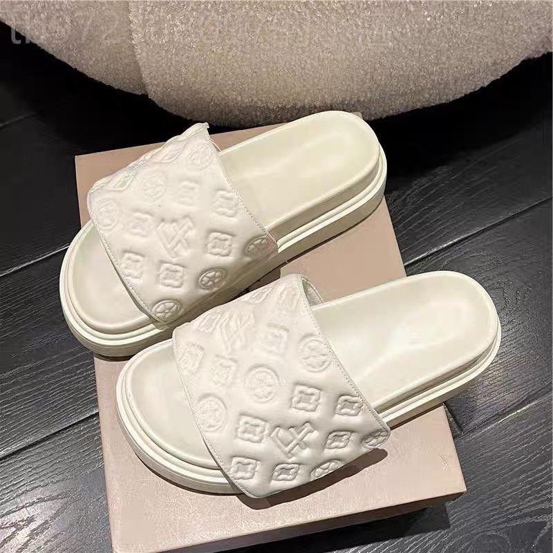 Dép new lv sz 38-39 đen sz 40-41