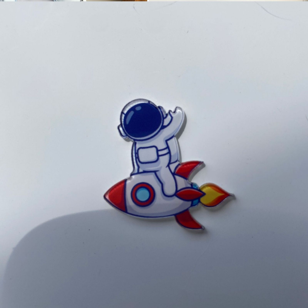 Ghim cài sticker, pin, cài trang trí áo, balo hình phi hành gia
