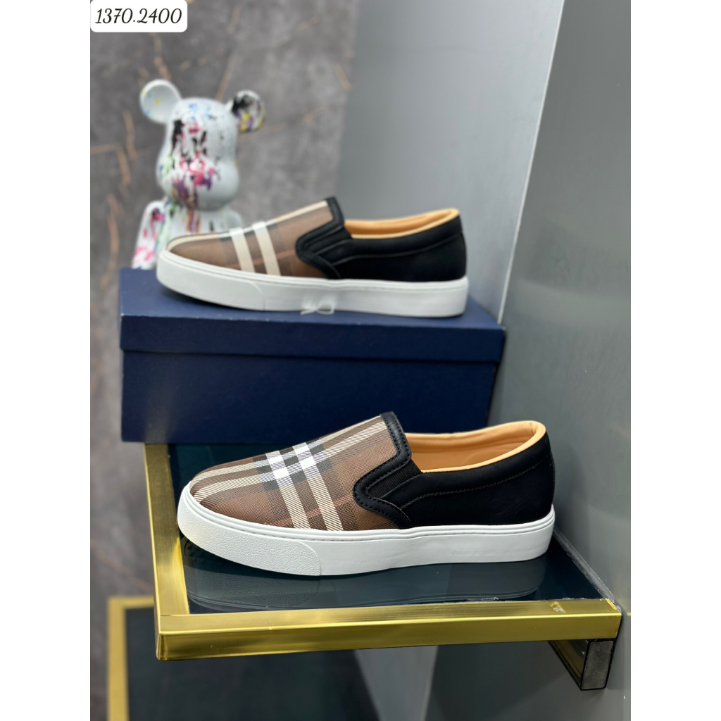 Giày slipon nam BBR - Giày lười nam bbr 2 màu sọc Nâu, Đen - Lên Chân cực chất Hot 2023  )