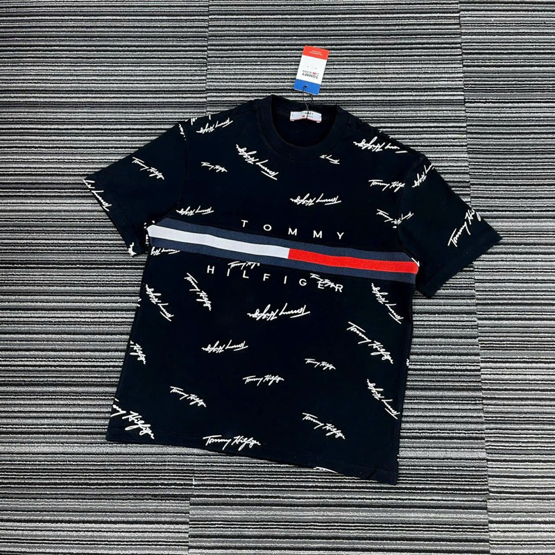 Áo phông nam nữ Tommy Hilfiger in vạch sọc đen trắng đỏ chữ kí quanh áo, Áo Thun Unisex Form Unisex Hot Hot Hot