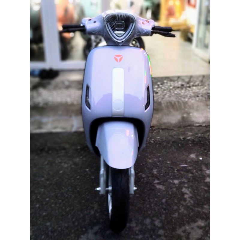 Xe máy điện Yadea Orla