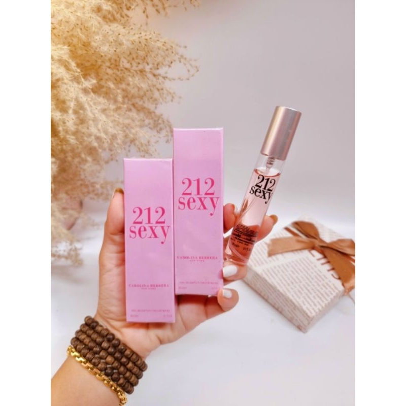 Nước hoa nữ 212 hương thơm quyến rũ gợi cảm lôi cuốn.