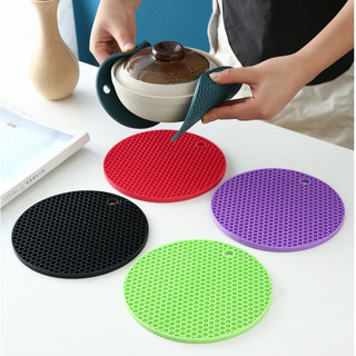 Miếng đệm lót nồi cách nhiệt silicon hình tổ ong độc đáo, bề mặt chống trượt hiệu quả, chất liệu mềm dẻo, cách nhiệt tốt
