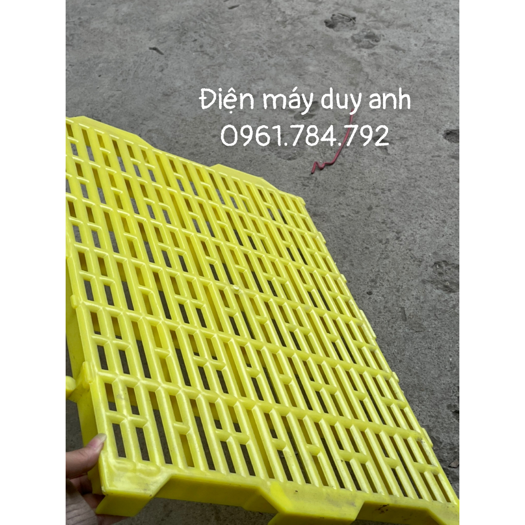 Tấm lót sàn 40x55 cm cho lợn , heo , chó , mèo  dẻo dai ,bao đẹp