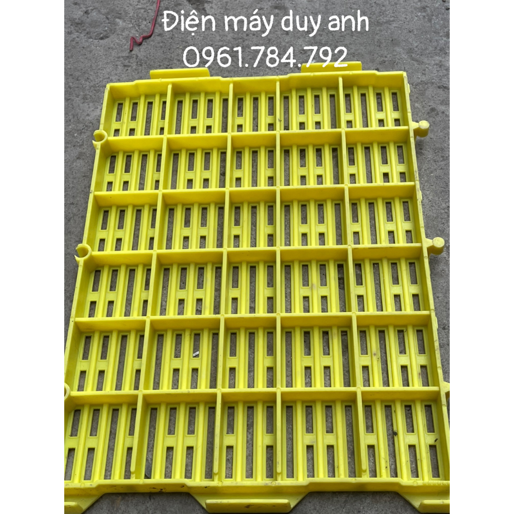 Tấm lót sàn 40x55 cm cho lợn , heo , chó , mèo  dẻo dai ,bao đẹp