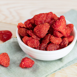 Dâu Tây Sấy Dẻo Tự Nhiên EMMA FOOD Ăn Vặt Healthy Lành Mạnh Tốt Cho Sức Khỏe