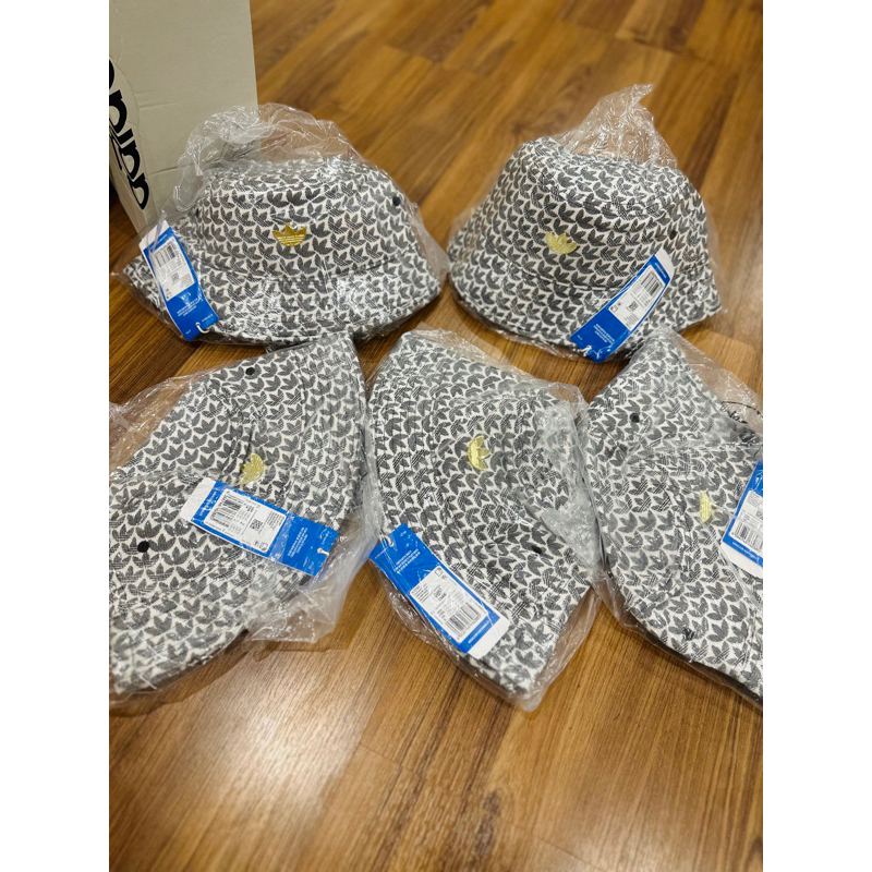 Mũ bucket tai bèo adidas logo 3 lá H35550