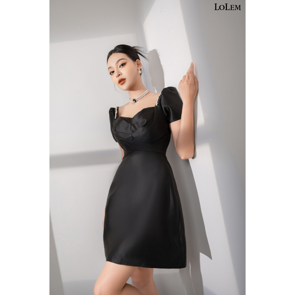 Đầm chữ A cổ vuông LOLEM DO243 phom ôm đính đá chất tafta bóng