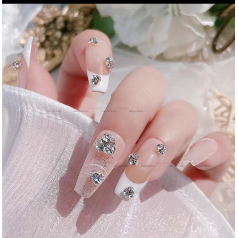 Đá chùm chân nhọn