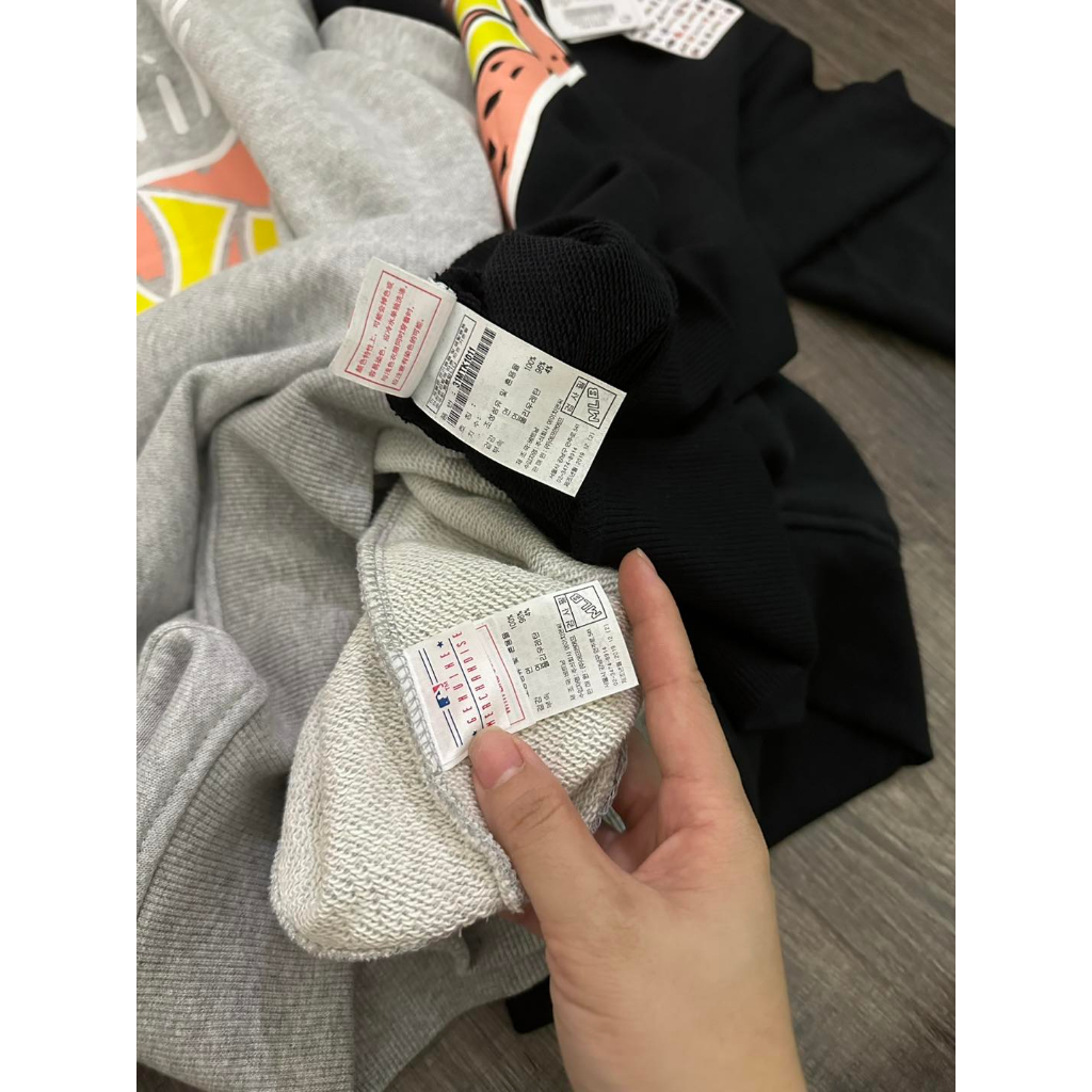 Áo nỉ da cá hình in Ny nam nữ