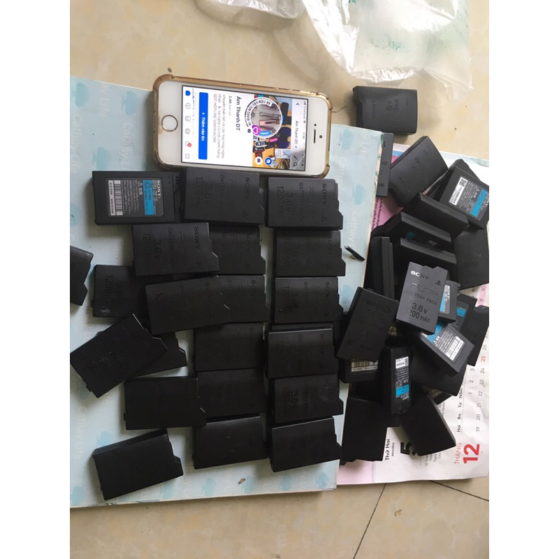 Combo pin psp1-3k kèm thẻ 32g full games hay