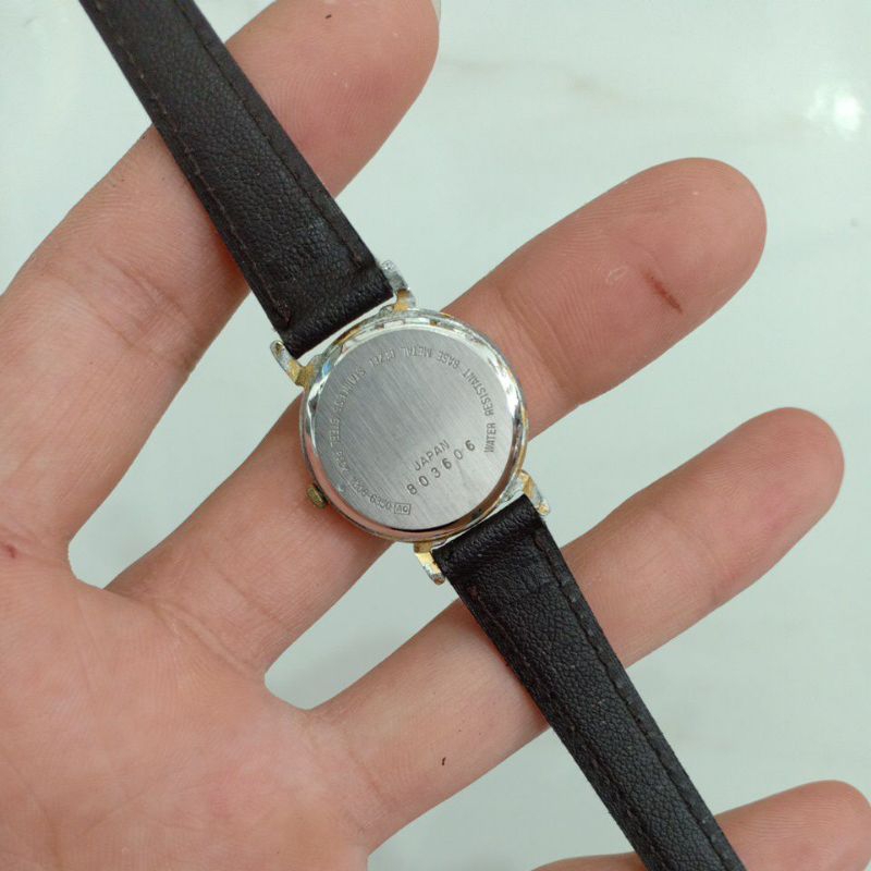 Đồng hồ si nhật nữ dây da hiệu ALBA mạ vàng