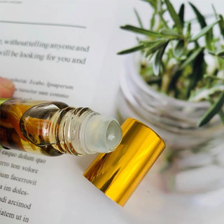 Dầu Sâm Thảo Dược dạng lăn hiệu Green Herb Thái Lan