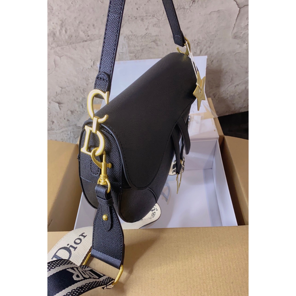 Túi xách tay đeo chéo yên ngựa d.io.r hàng vip 2 box siêu sang chảnh hàng sẵn hoả tốc