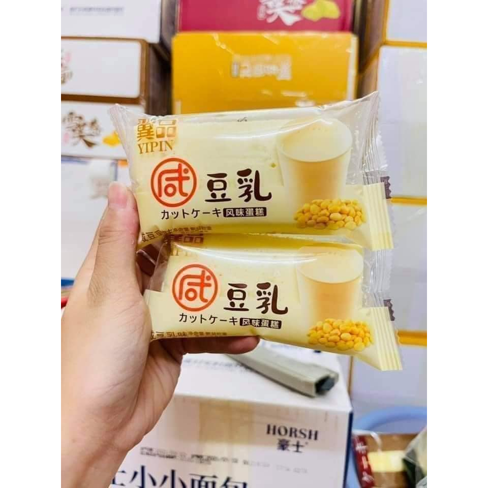Bánh bông lan hấp Yipin 1 cái
