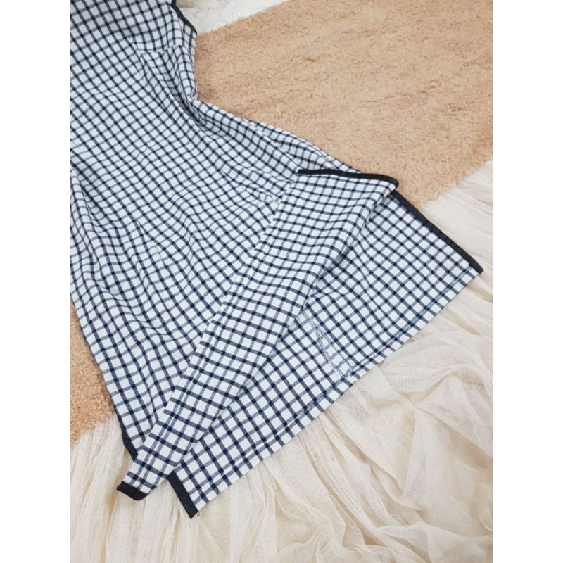 Sườn xám  body kẻ caro, vải xô 1 lớp, không co giãn, size M, 2hand/used, 2809