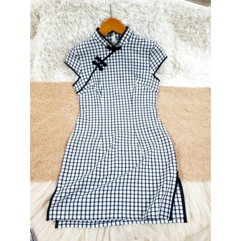 Sườn xám  body kẻ caro, vải xô 1 lớp, không co giãn, size M, 2hand/used, 2809