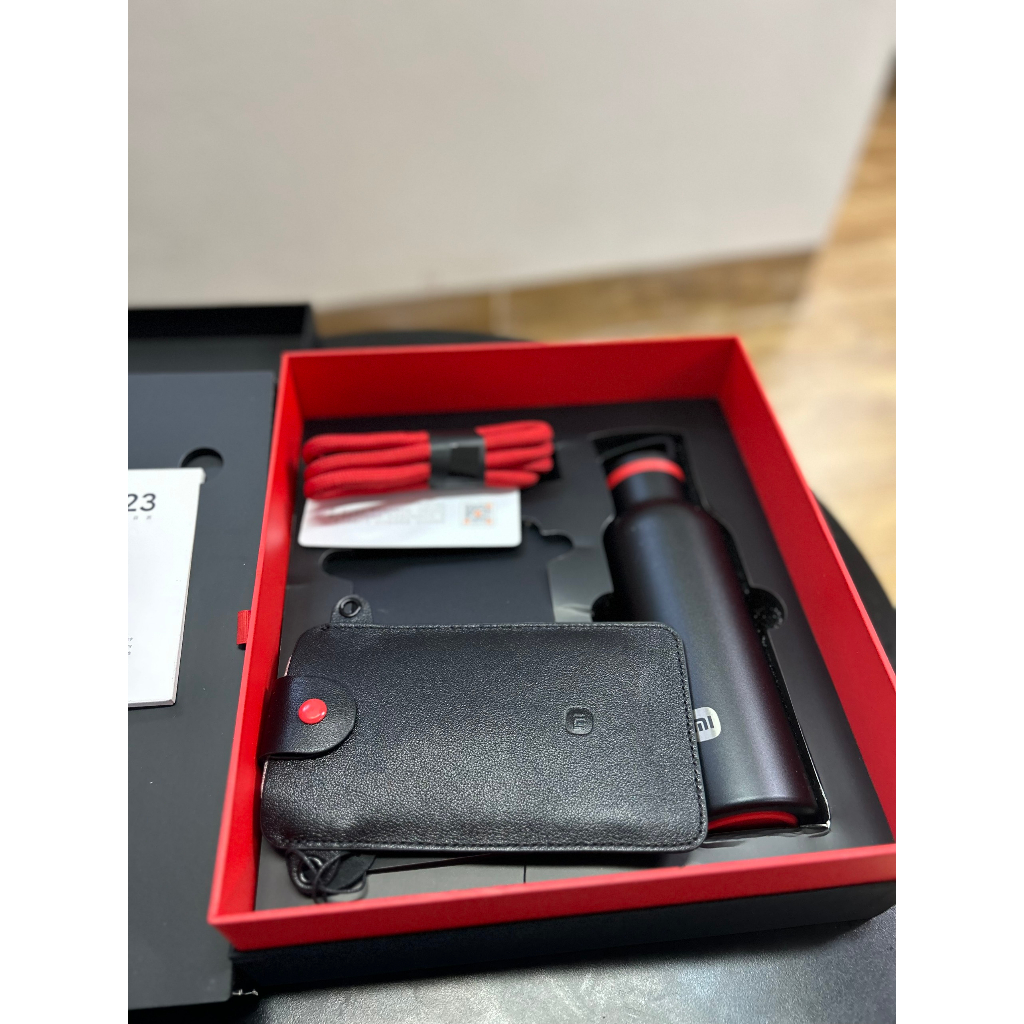 Hộp quà tặng Xiaomi 13