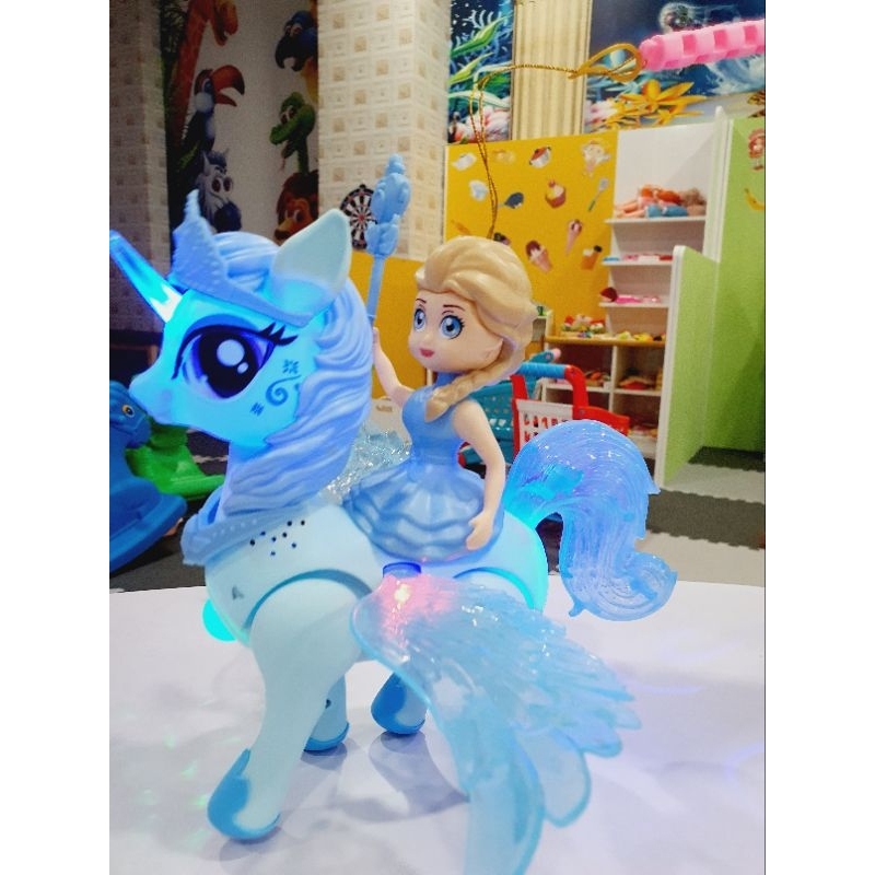 Đồ chơi công chúa Elsa cưỡi ngựa Pony cầm trượng cực đẹp, có đèn có nhạc