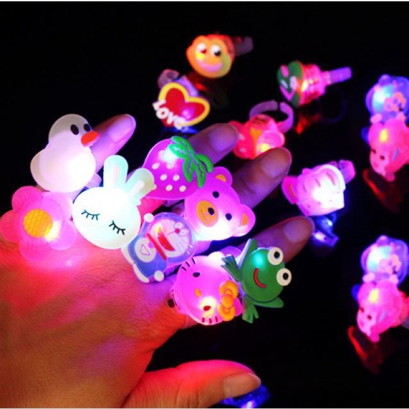 Đồ chơi nhẫn phát sáng hoạt hình - giáng sinh noel dễ thương kèm pin - quà tặng cho bé
