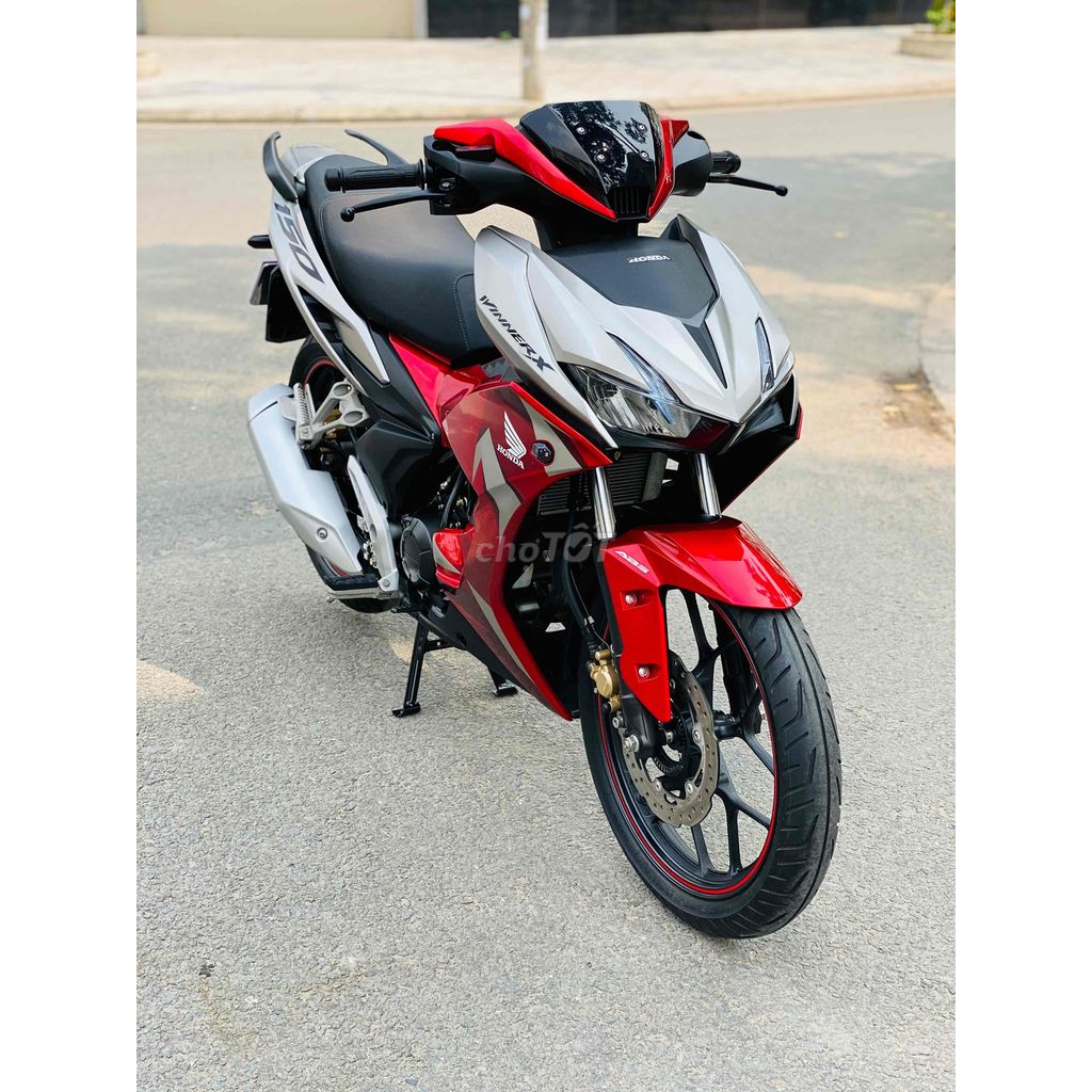 Tem mặt nạ trước winner x honda