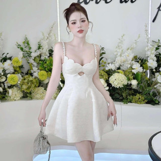 ĐẦM HAI DÂY KHOÉT NGỰC (KÈM VIDEO HÌNH THẬT)