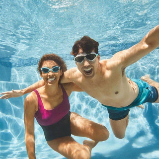 Kính bơi hiệu speedo