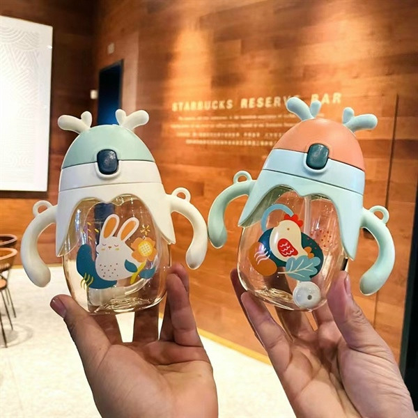 Bình uống nước hình chú thỏ, tuần lộc đáng yêu cho bé