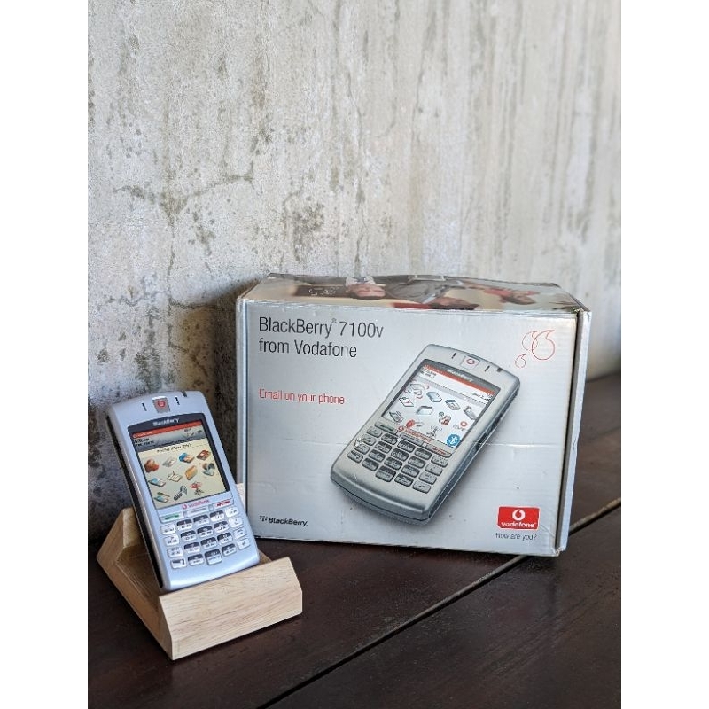 Điện thoại Blackberry 7100v