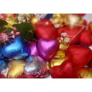 Chocolate 1kg tầm 180 đến 190 viên trái tim ( viên tầm 6g ) nhiều màu sinh nhật, 8/3 14/2 ngày cưới