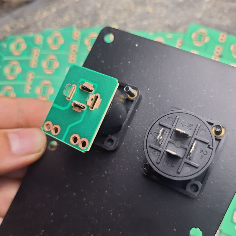 MẠCH TRẠM LOA SÂN KHẤU