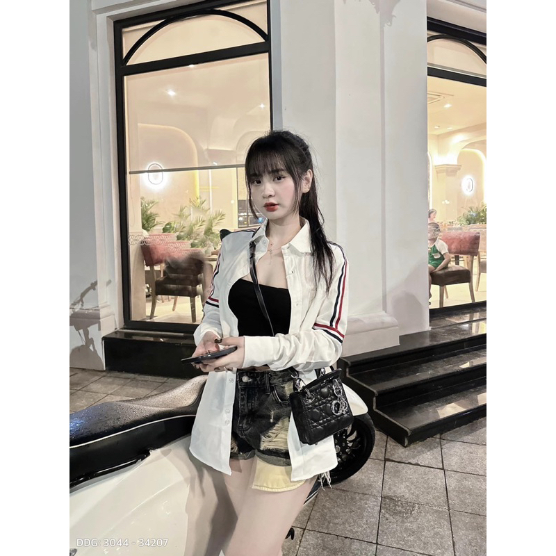 Áo SơMi Trắng Nam Nữ Dài Tay Thome Vải Thô Thêu Vạch Sọc Xanh Trắng Đỏ Viền Tay Siêu Cấp Cho Các Boy Phố Đi Học Đi