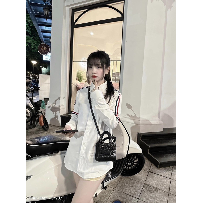 Áo SơMi Trắng Nam Nữ Dài Tay Thome Vải Thô Thêu Vạch Sọc Xanh Trắng Đỏ Viền Tay Siêu Cấp Cho Các Boy Phố Đi Học Đi