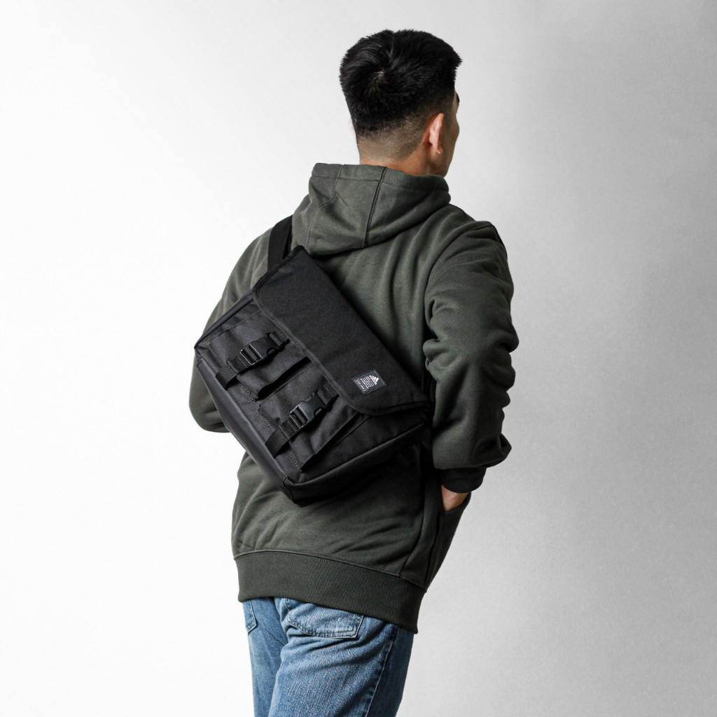 Túi đeo chéo nam Messenger XC 3 ngăn rộng rãi đựng ipad 11inch chống nước chống sốc bảo hành trọn đời