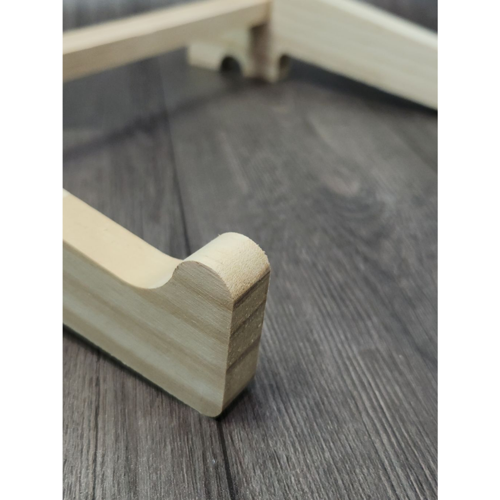 Giá đỡ laptop gỗ tự nhiên 1 tầng siêu chắc có thanh chốt cố định - Spa Laptop