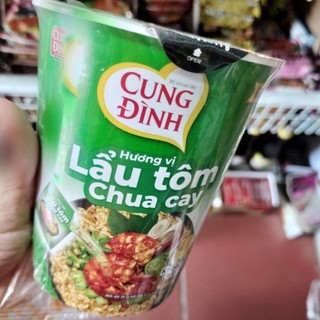 Mì ly tôm chua cay cung đình