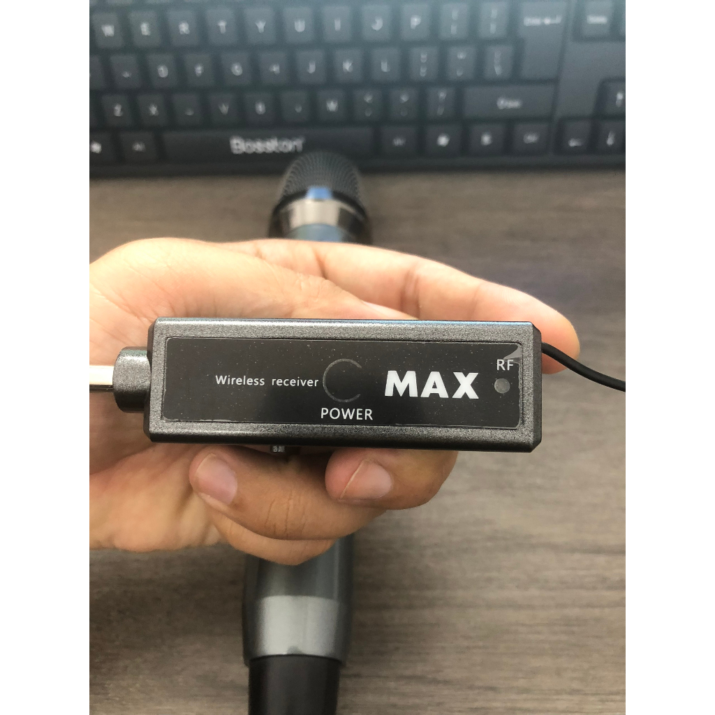 Micro Không Dây Karaoke Max 19, Model 2023, Màn Hình LED, Chống Hú Tốt, Hát Nhẹ, Sóng Mạnh, Âm Thanh Cực Hay