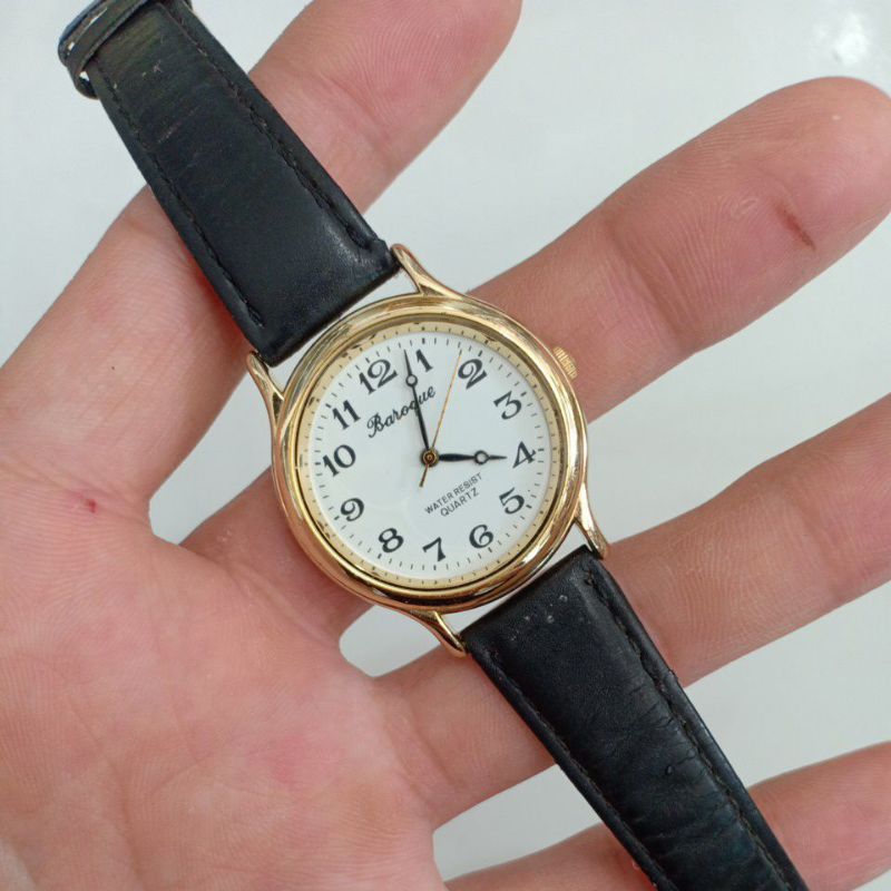 Đồng hồ nam nữ si nhật hiệu BAROQUE dây da mạ vàng phù hợp nam tay nhỏ với nữ tay to