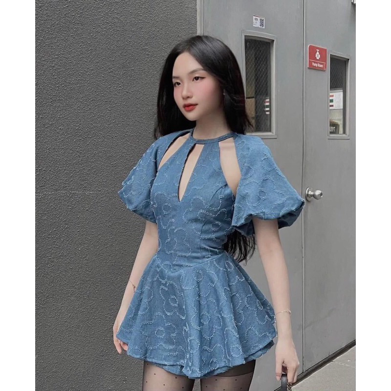 ĐẦM TAY NGẮN KHOÁT NGỰC XOÈ