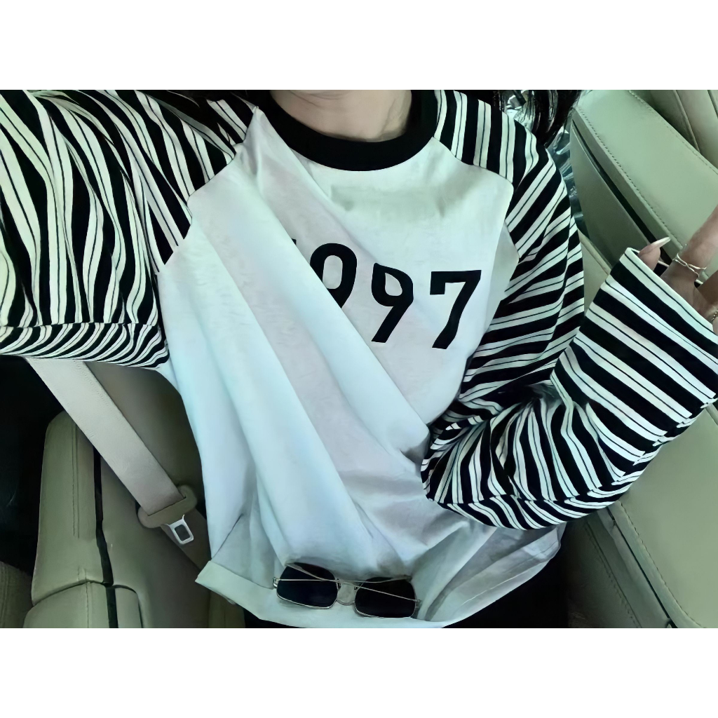Áo Thun Nữ Tay Phối Kẻ 1997 🦋 Áo Nữ Dáng Thụng Dài Tay Cổ Tròn Phối Màu In Hình 🦋